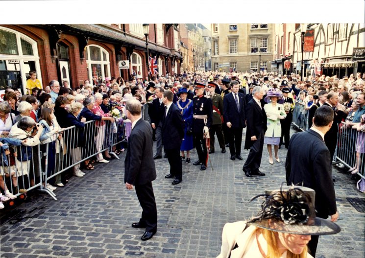 Queen at Gloucester 17/4/2003 (Gloucestershire Police Archives URN 2242)