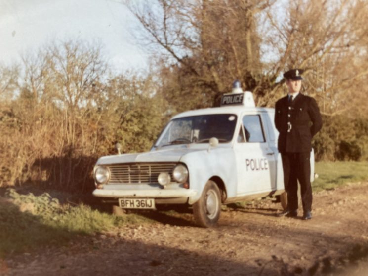 Police Constable Terry Smith with Vauxhall Beagle van BFH 361J. (Gloucestershire Police Archives URN 10883)